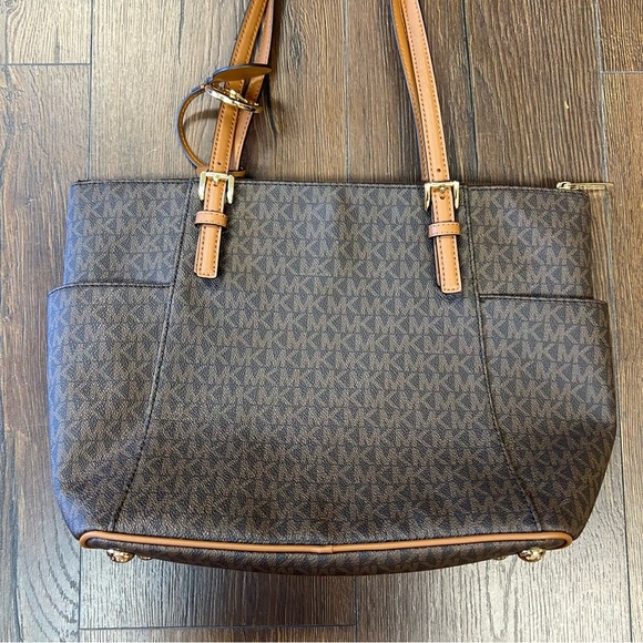 Michael Kors Brown Signature Jet Set Zip Top Tote - Picture 4 of 9